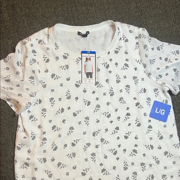 NWT Hilary Radley Black and White Patterned Top Women’s M & L - Picture 3 of 9